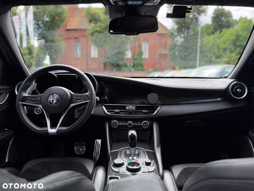 Alfa Romeo Giulia 2.2 AT8-Q4 Veloce - 12