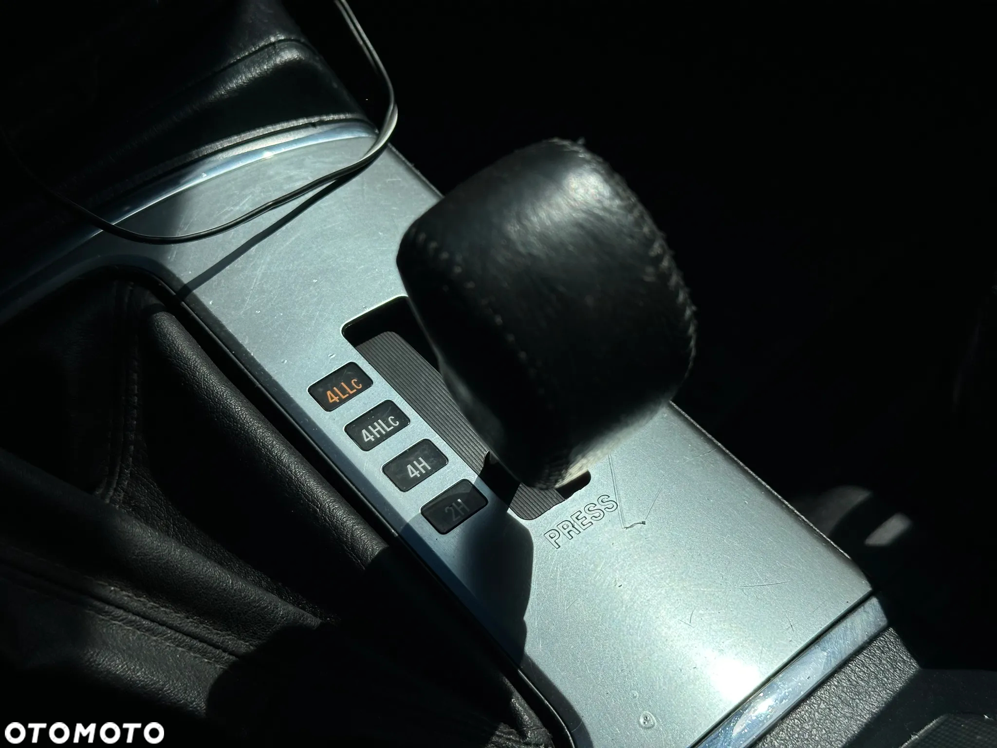 Mitsubishi Pajero - 18