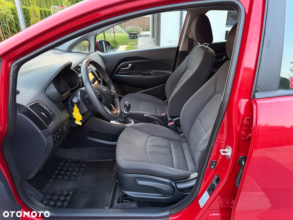 Kia Rio 1.4 Business Line - 36