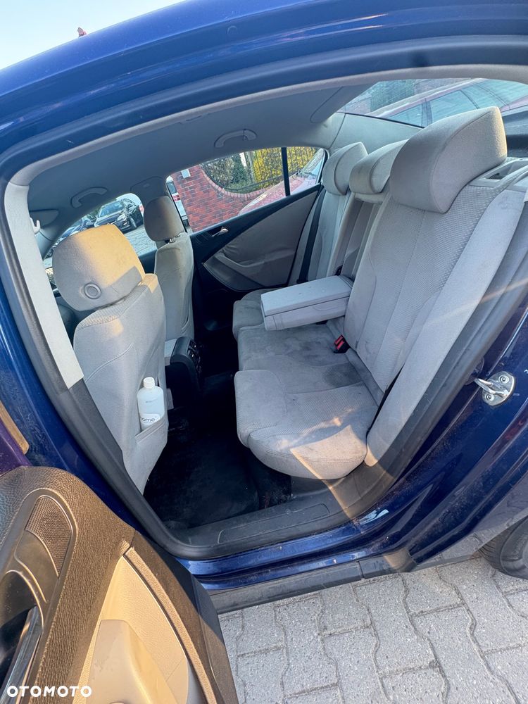 Volkswagen Passat 1.9 TDI Individual - 18