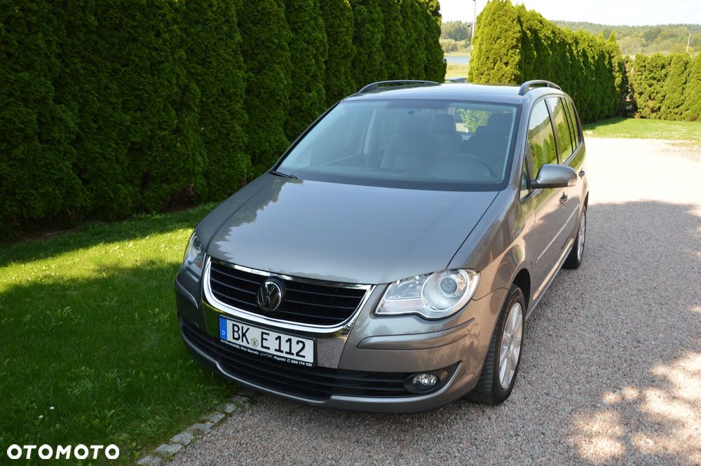 Volkswagen Touran - 4