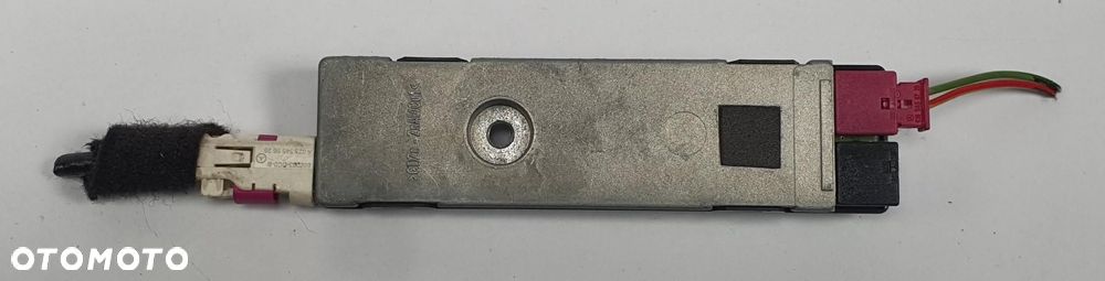 WZMACNIACZ ANTENY MERCEDES W204 A2048200189 - 2