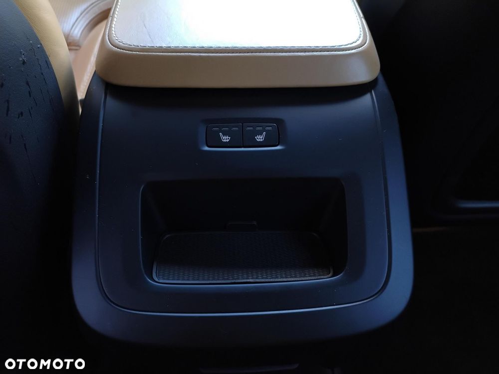 Volvo XC 90 - 26