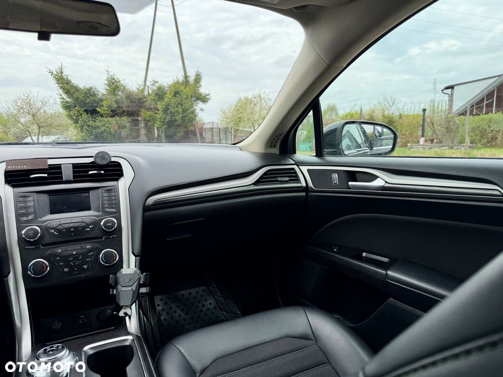 Ford Fusion - 25