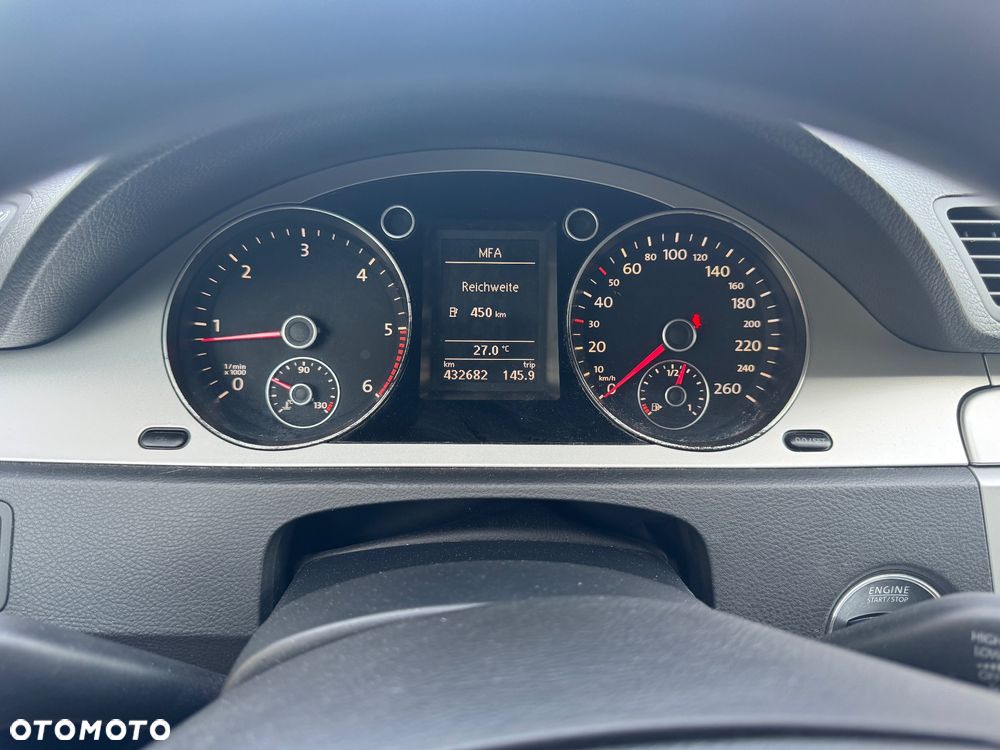 Volkswagen Passat 2.0 TDI DPF DSG Trendline - 13