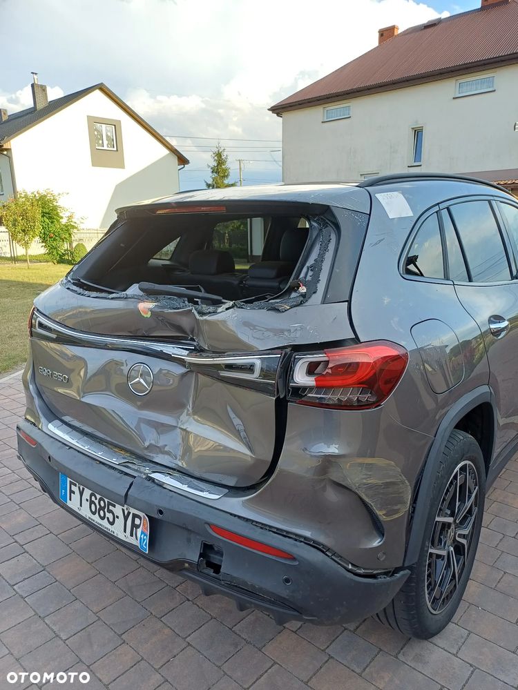 Mercedes-Benz EQA 250 AMG Line - 10