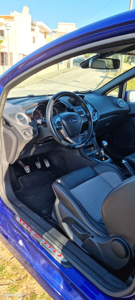 Ford Fiesta 1.6 EcoBoost ST - 5