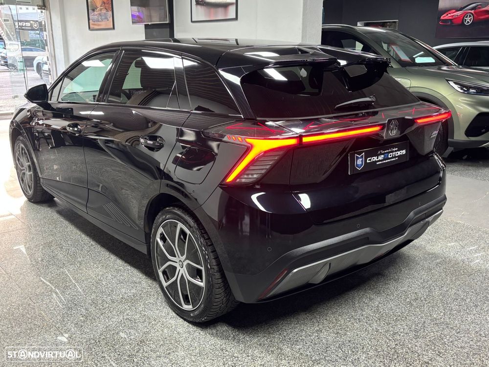 MG MG4 64 kWh Luxury - 8