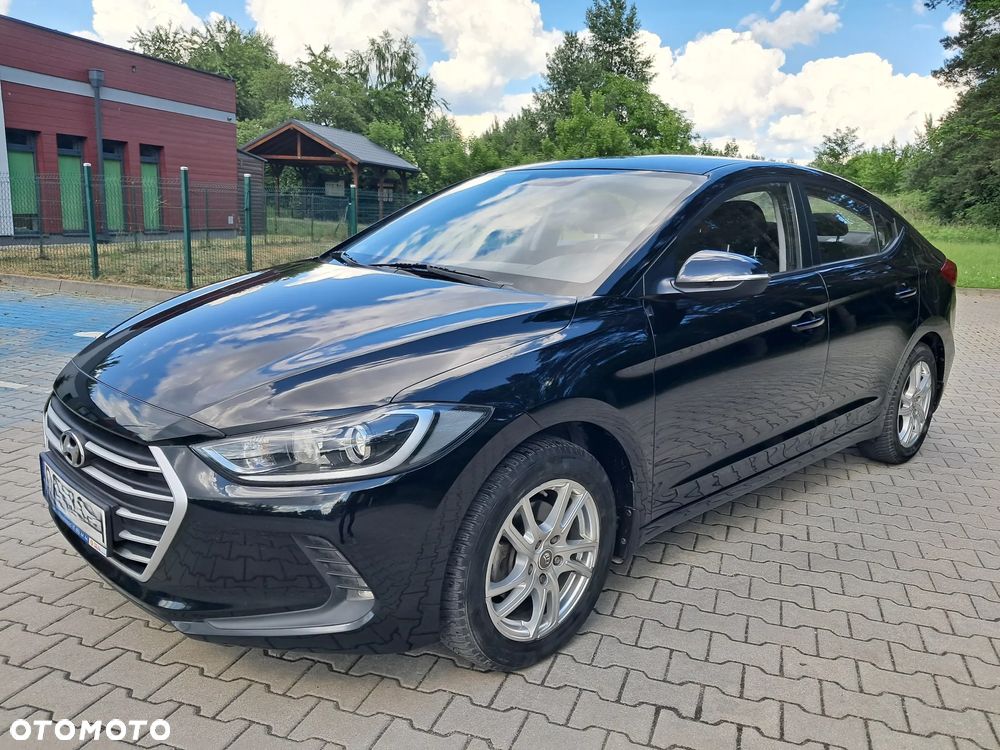 Hyundai Elantra 1.6 Classic Plus - 16