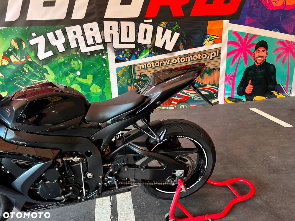 Suzuki GSX-R - 16