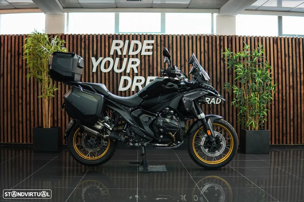 BMW R 1300 GS TRIPLE BLACK C/RODAS RAIOS DOURADAS - 2