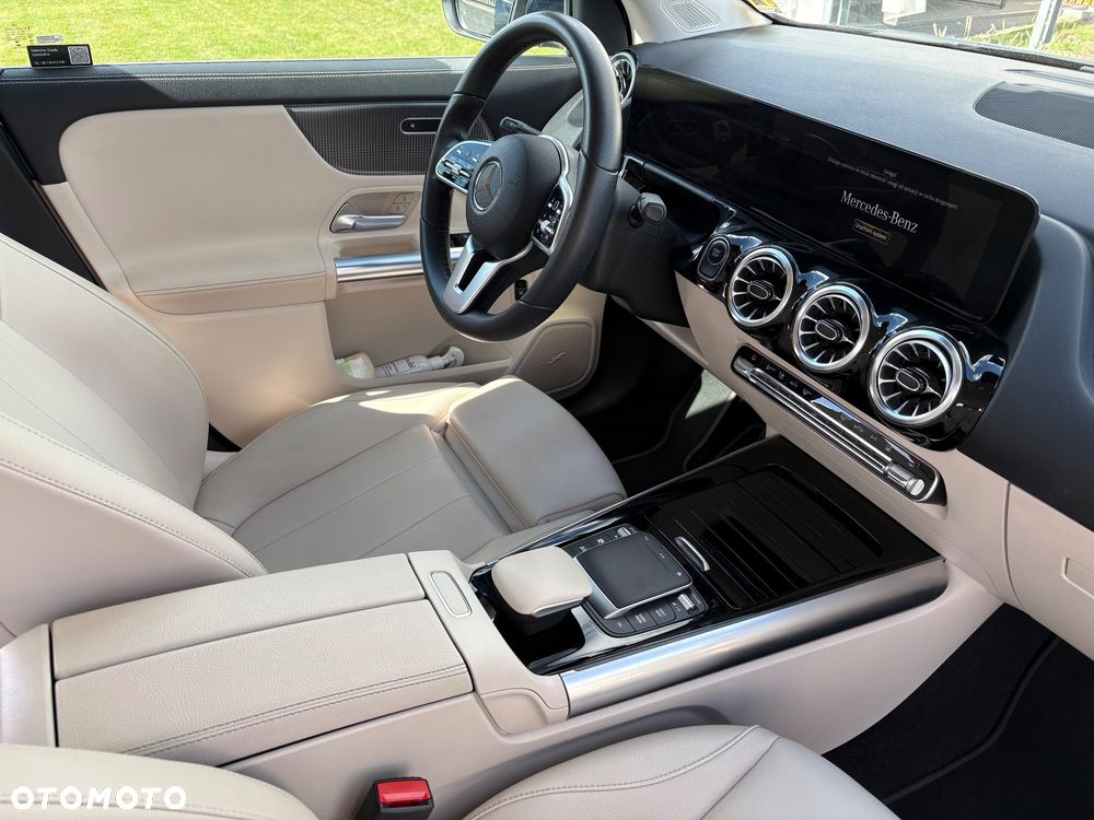 Mercedes-Benz EQA 300 66.5kWh 4-Matic Progressive - 11