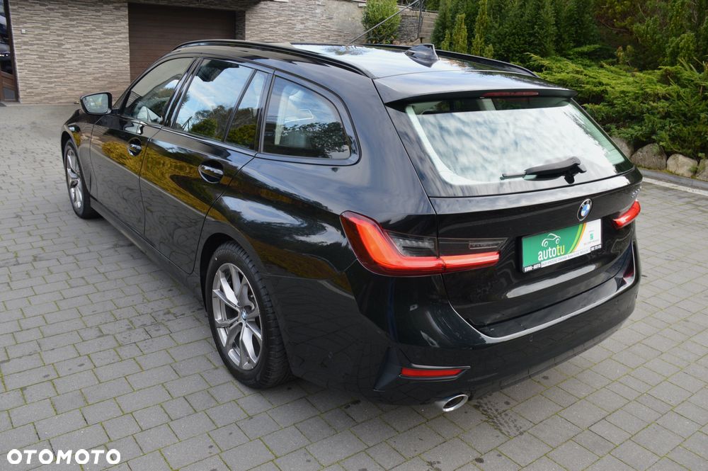 BMW Seria 3 320d Sport Line Shadow - 4