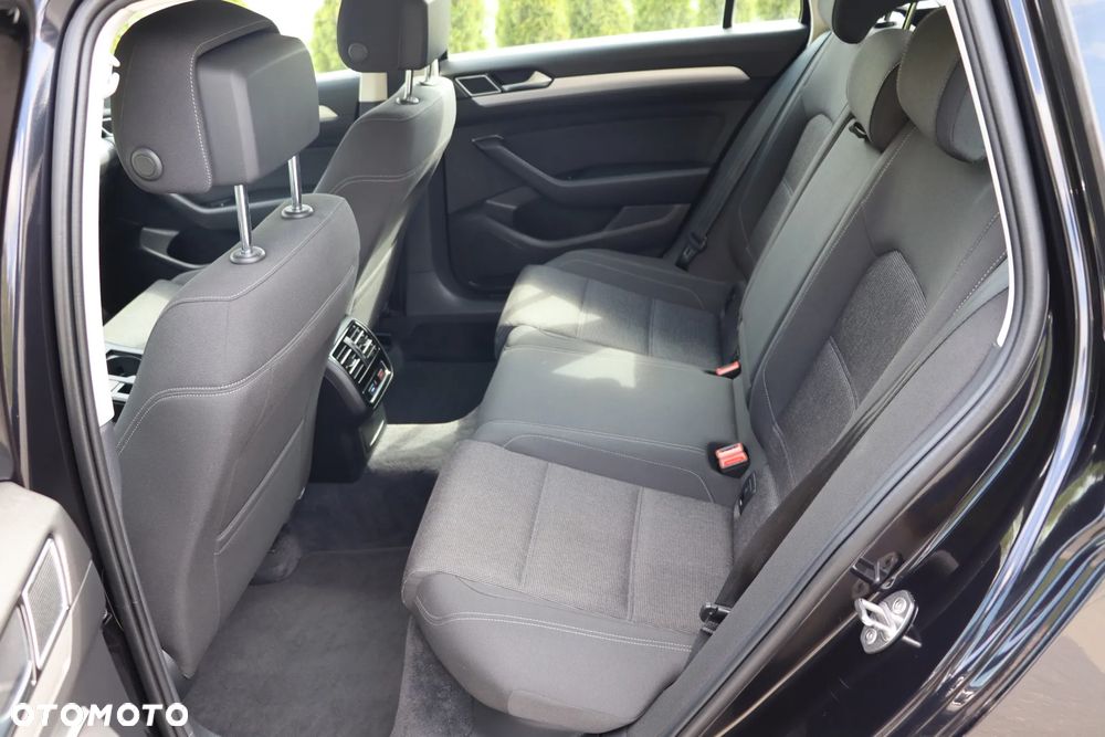 Volkswagen Passat Variant ver-variant-2-0-tdi-scr-dsg-comfortline - 26