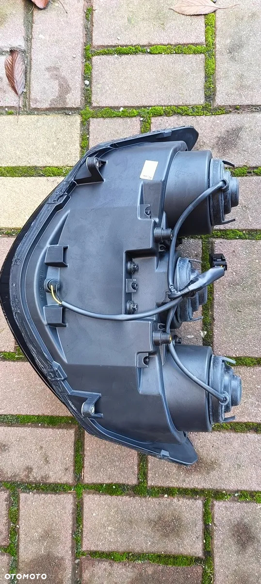 TRIUMPH SPRINT ST 1050 Lampa przód Reflektor - 12
