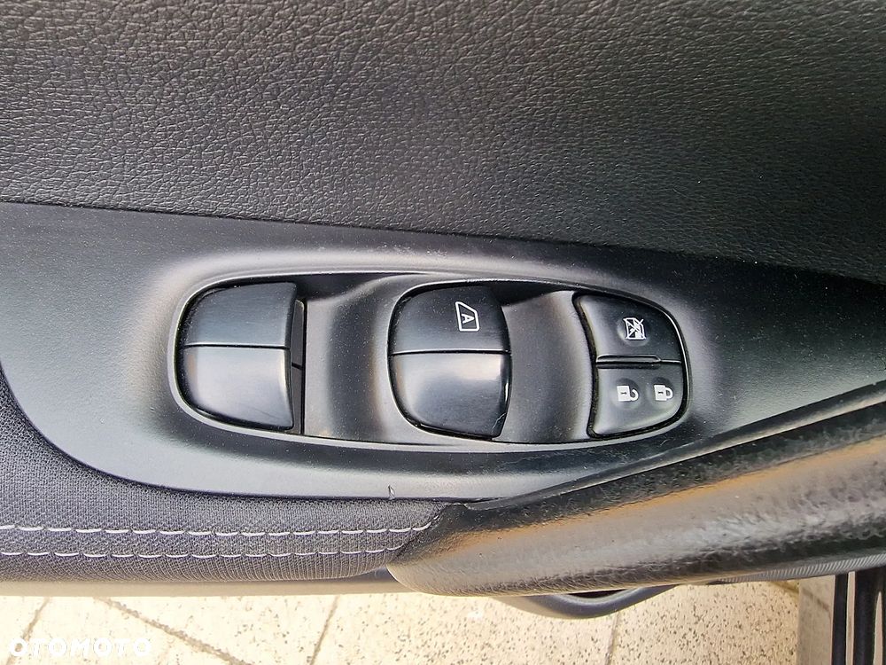 Nissan Qashqai 1.5 dCi DPF acenta - 12