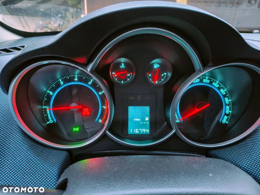 Chevrolet Cruze 1.8 LS - 5