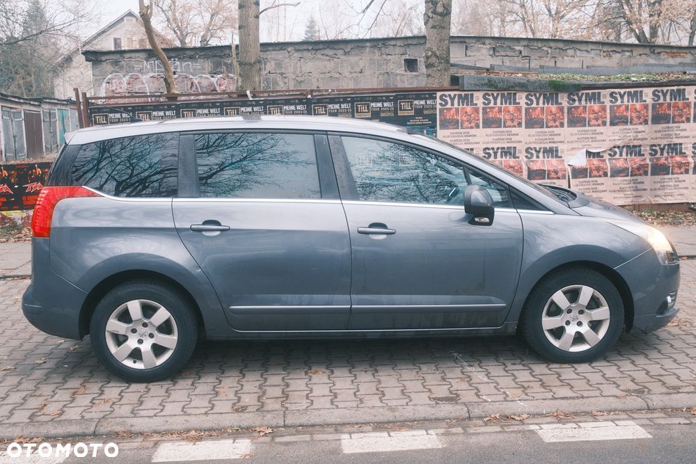 Peugeot 5008 - 21