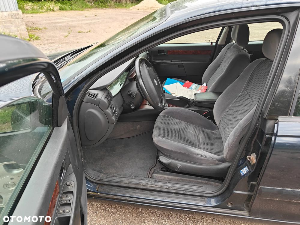 Opel Omega 2.5 Sport - 17