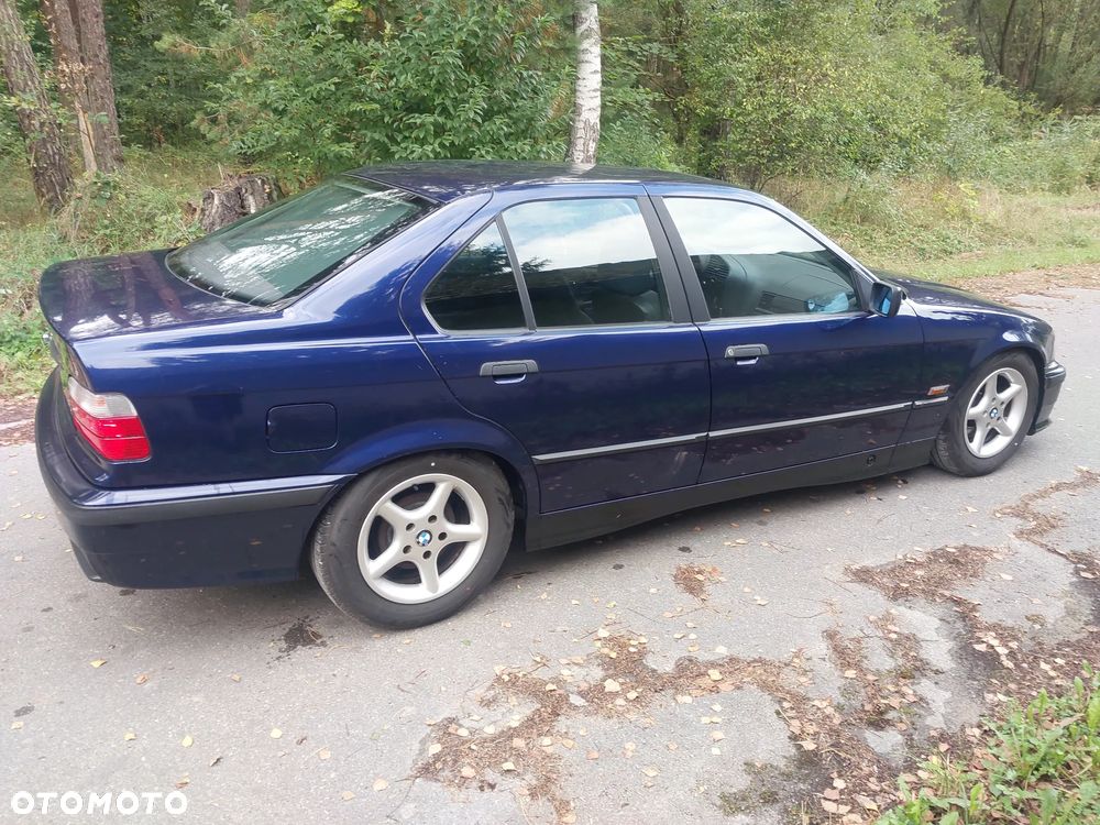BMW Seria 3 316i - 8