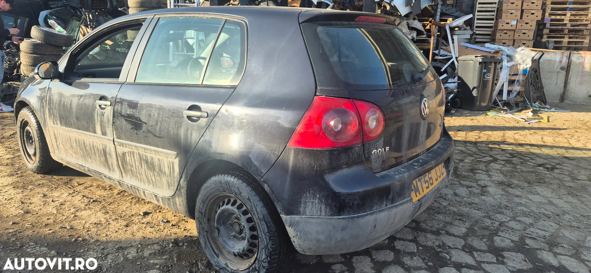 Piese auto Vw Golf 5 1.6 FSi benzina hatchback - negru - 4