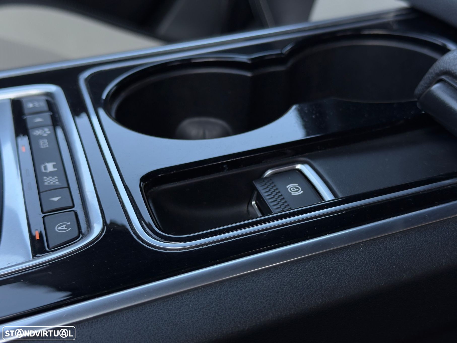 Jaguar XE 2.0 D R-Sport - 15