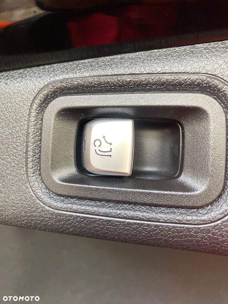 Mercedes-Benz Klasa E 200 4-Matic 9G-TRONIC - 8