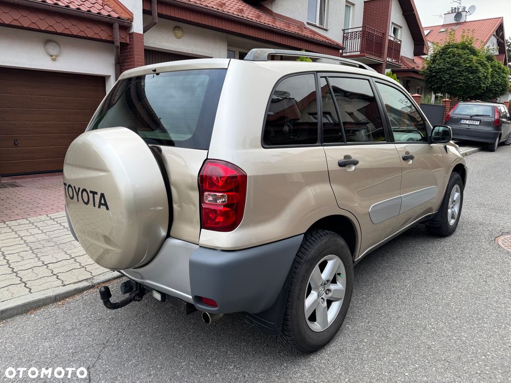 Toyota RAV4 - 4
