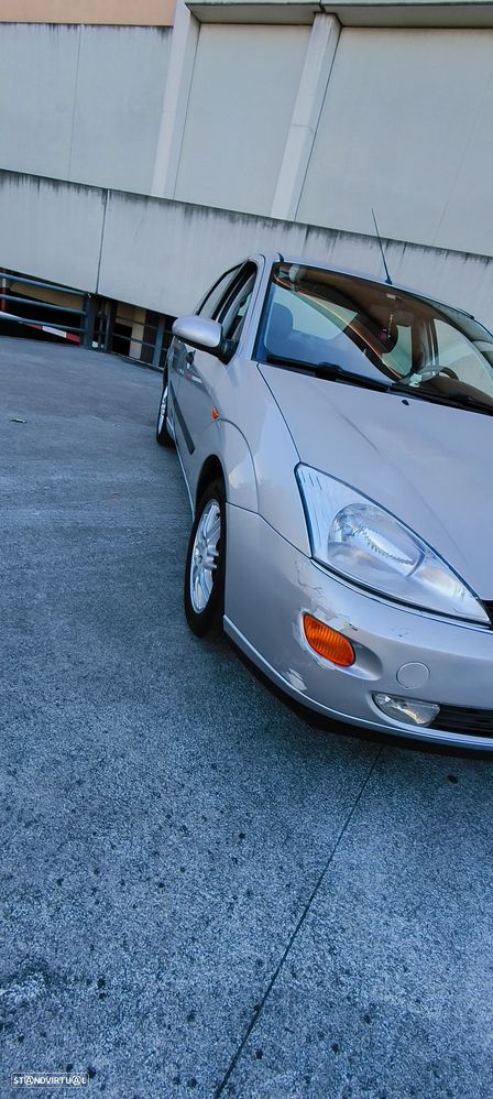 Ford Focus 1.6 Ghia - 4