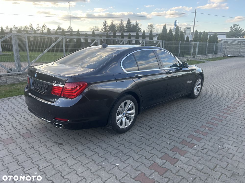 BMW Seria 7 740d - 5