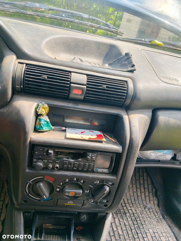 Opel Astra 1.4 Base - 9