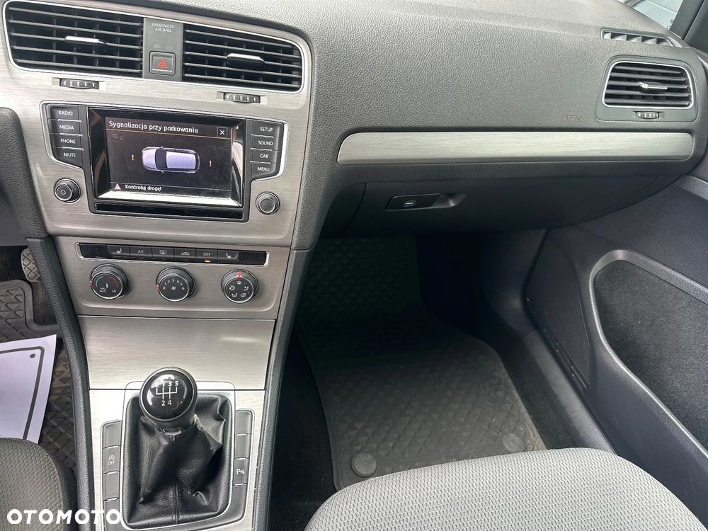 Volkswagen Golf 1.6 TDI BMT Comfortline - 10