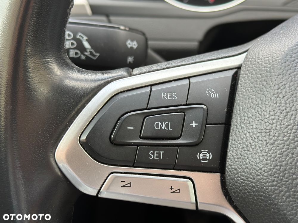 Volkswagen Passat - 9