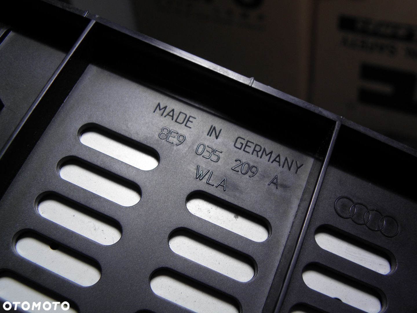 AUDI A4 B6 // CZYTNIK NAWIGACJI GPS 8618842290 8E9035209A - 3
