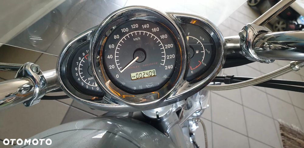 Harley-Davidson V-Rod Street Rod - 2