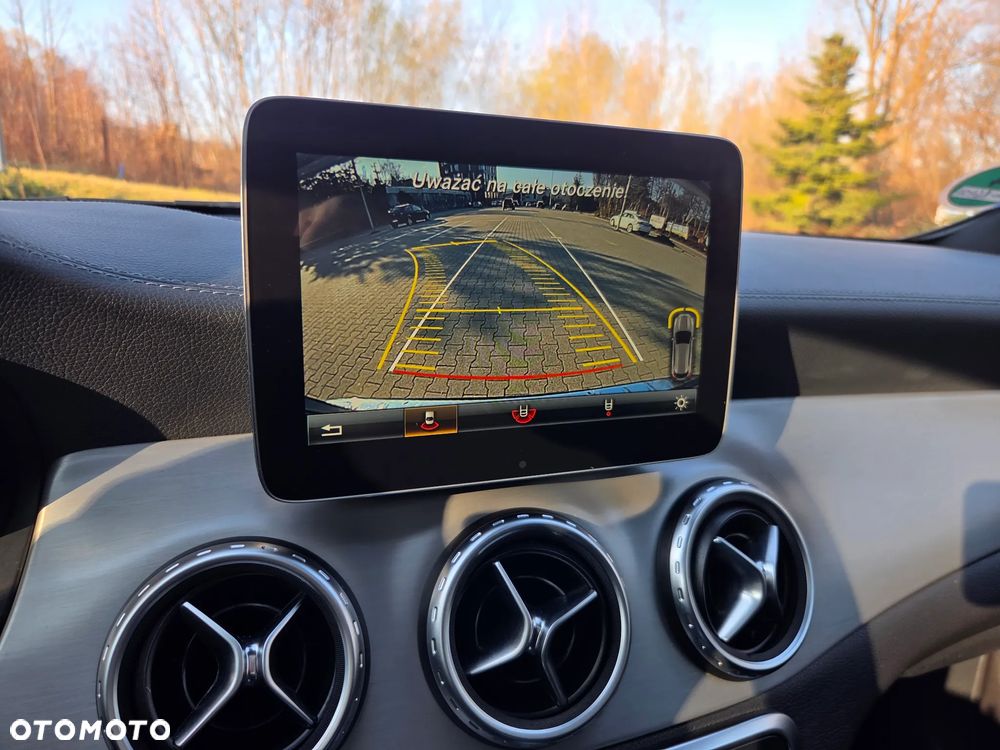 Mercedes-Benz GLA 220 d 4Matic 7G-DCT Style - 39