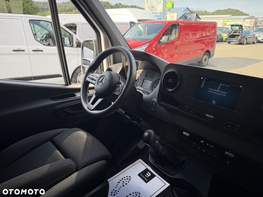 Mercedes-Benz Sprinter - 23