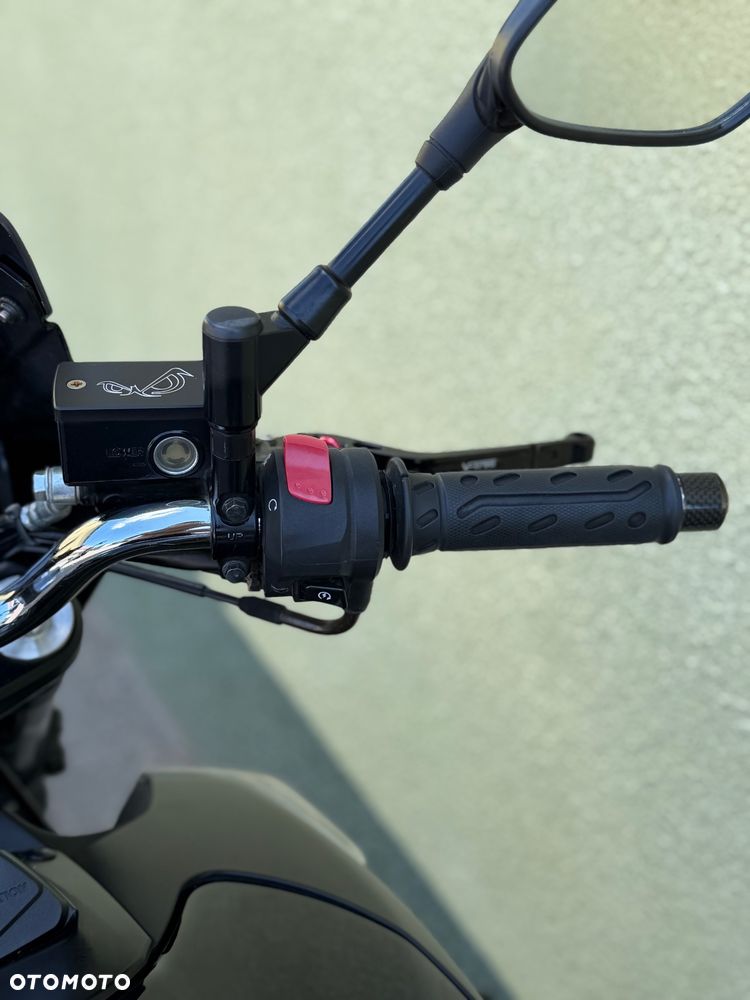 Suzuki GSR - 37