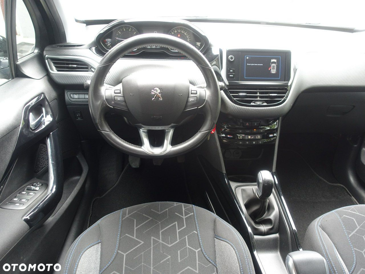 Peugeot 2008 PureTech 82 Signature - 10