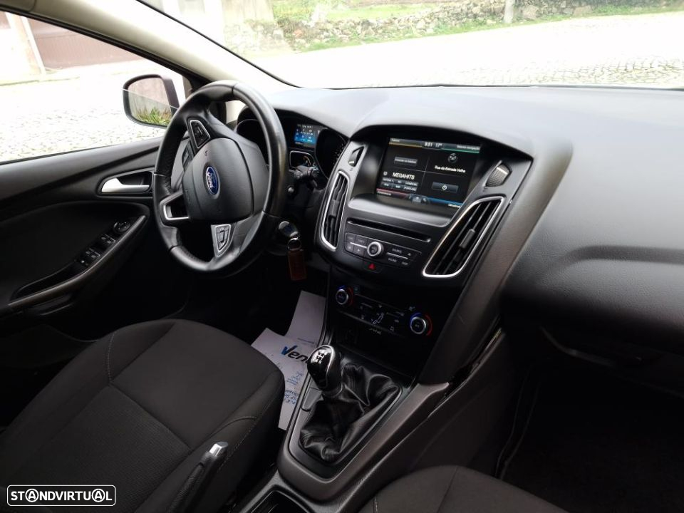Ford Focus 1.0 SCTi Titanium Best - 6
