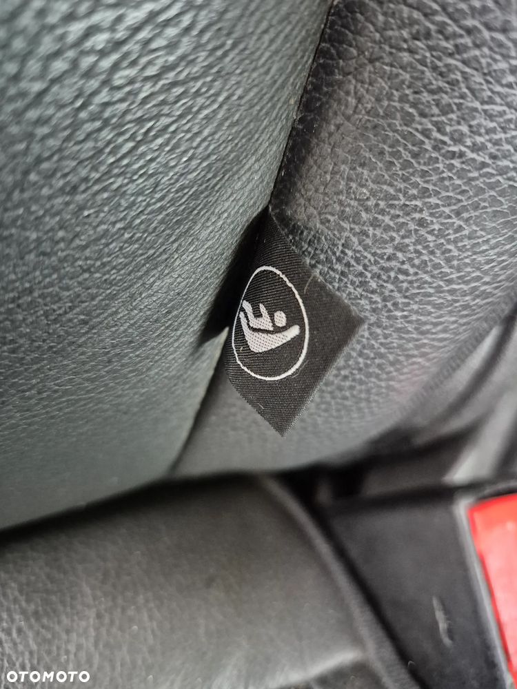 Ford Kuga 2.0 TDCi 2x4 Titanium - 16