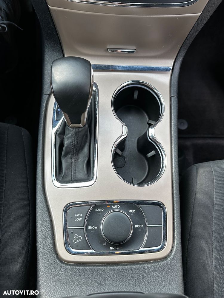 Jeep Grand Cherokee - 8