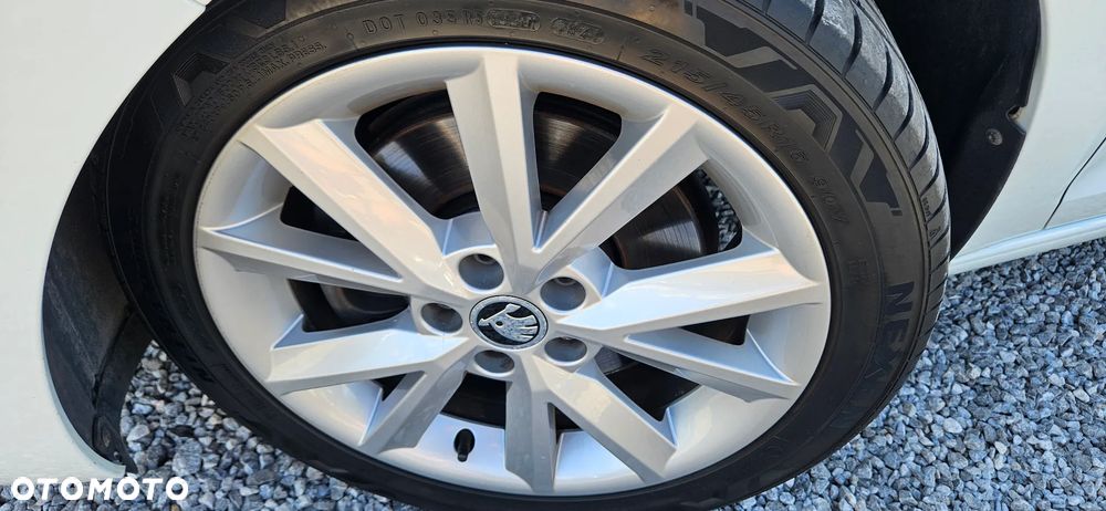 Skoda RAPID 1.6 TDI DPF Joy - 12