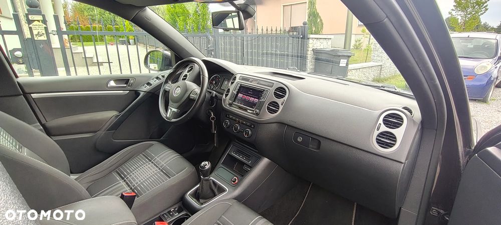 Volkswagen Tiguan 2.0 TDI DPF BlueMotion Technology Lounge Sport & Style - 15