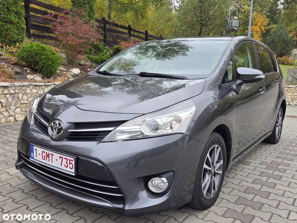 Toyota Verso 2013 photo 2