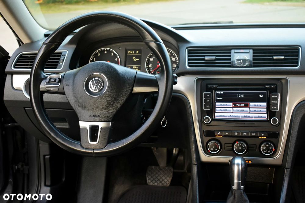 Volkswagen Passat - 8