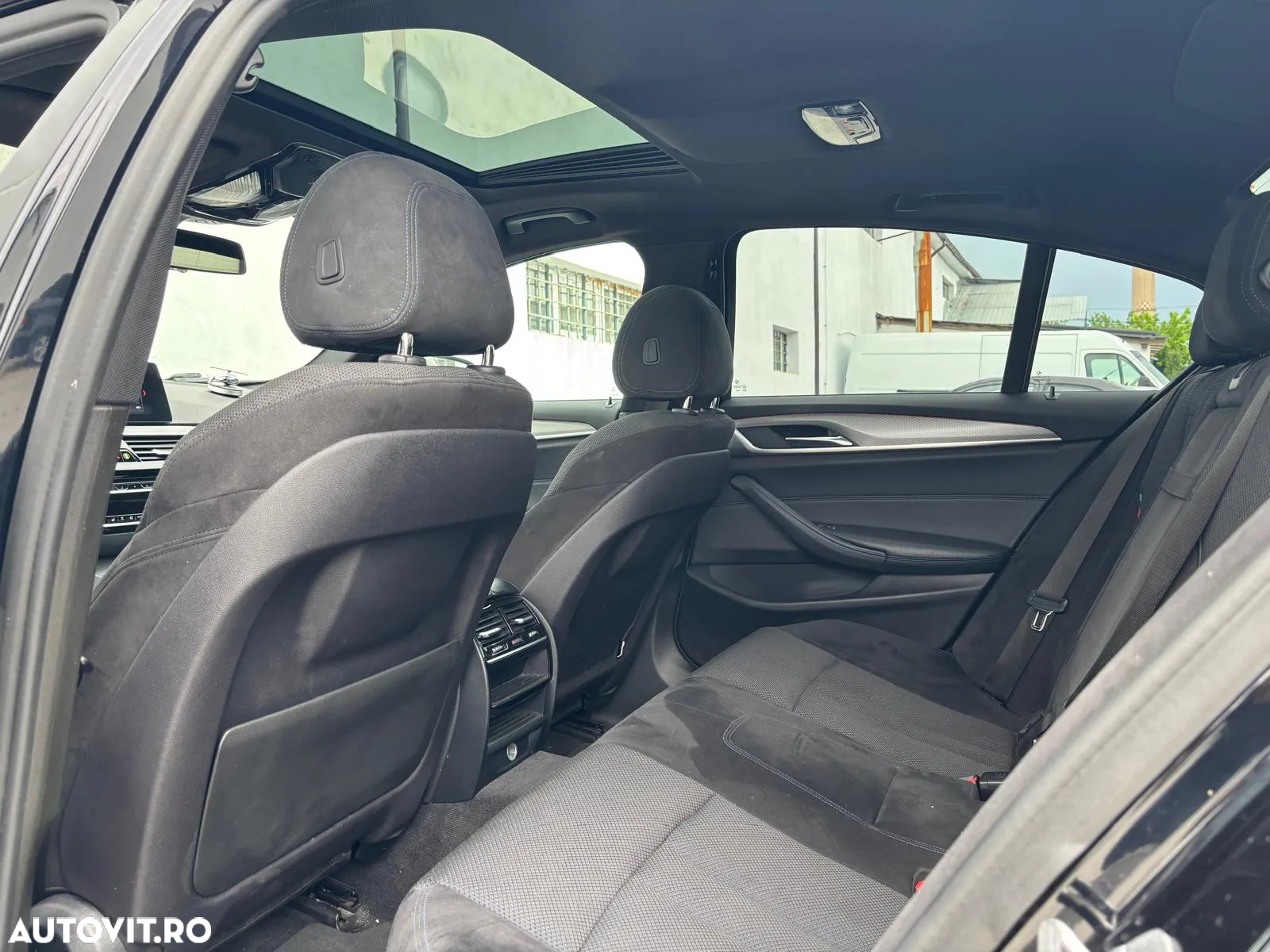 BMW Seria 5 520d xDrive AT - 16