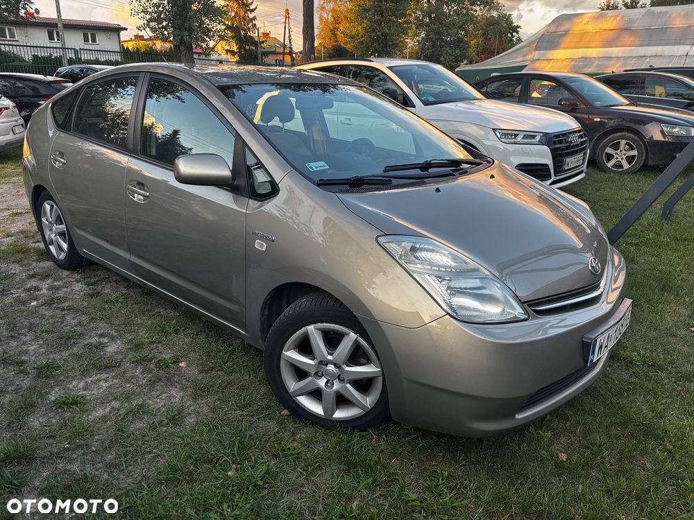 Toyota Prius 1.5 VVT-i Sol - 2