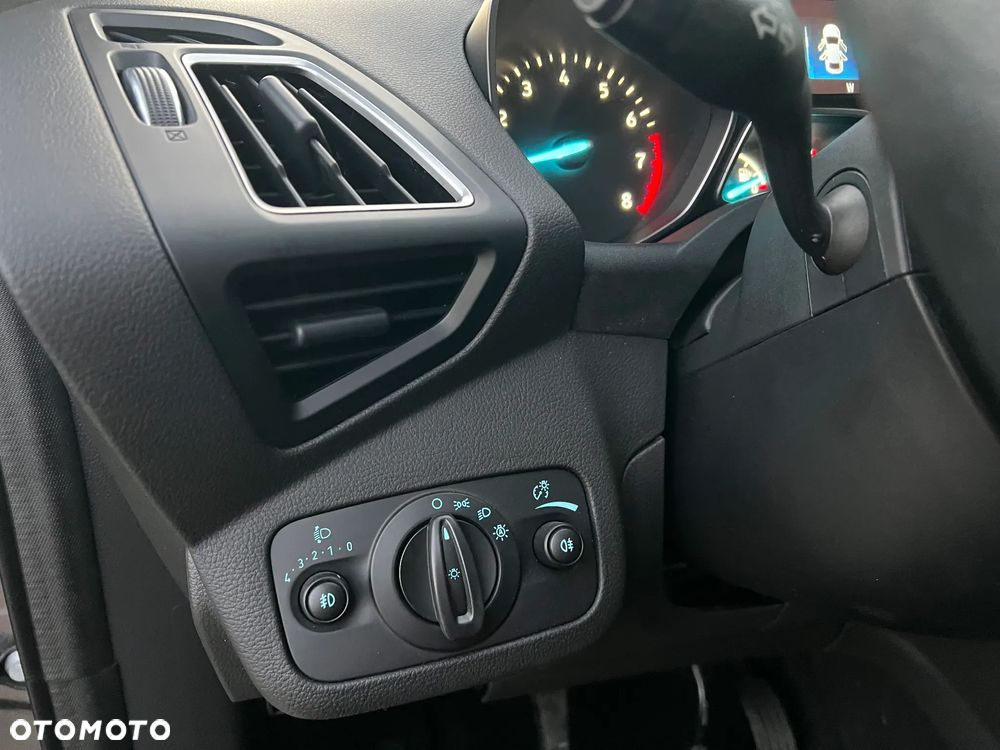 Ford Kuga 1.5 EcoBoost 2x4 Cool & Connect - 29