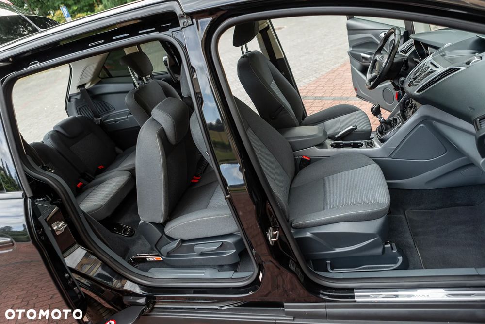 Ford Grand C-MAX - 34